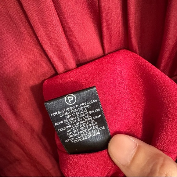 Halston Heritage Elegant Red Plunge Neckline Dress in Size 4 - Picture 9 of 16